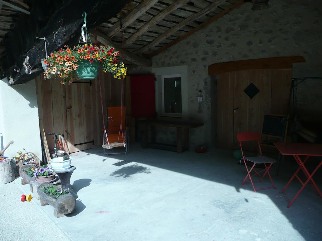 Bed and Breakfast La Grange D'Agnes Montmaur-en-Diois Exterior foto